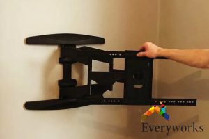 9 Essential Tips for DIY TV Bracket Installation 3 identify-the-wall-type-before-mounting-9-essential-tips-for-diy-tv-bracket-installation-tv-bracket-installation-everyworks-singapore